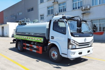 国六东风D7、8方洒水车